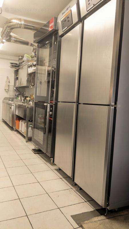 Commerce à FONTVIEILLE