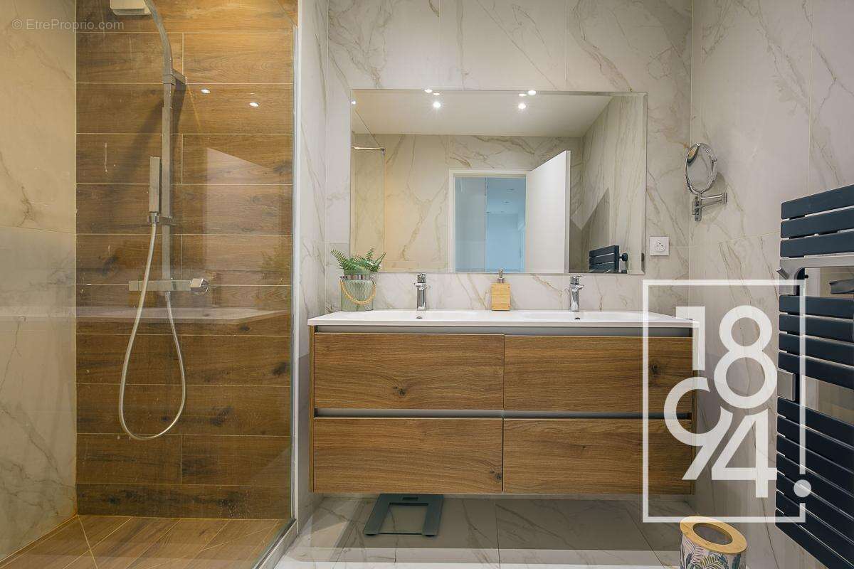 Appartement à MARSEILLE-9E