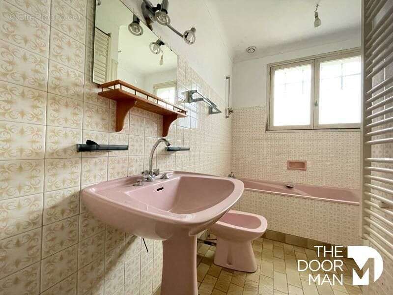 Maison à SAINT-HILAIRE-DE-CHALEONS