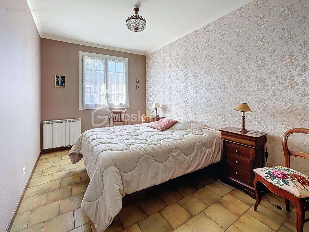 Maison à SAINT-PIERRE-LES-NEMOURS