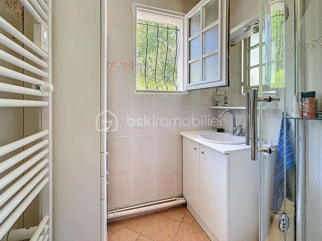 Maison à SAINT-PIERRE-LES-NEMOURS