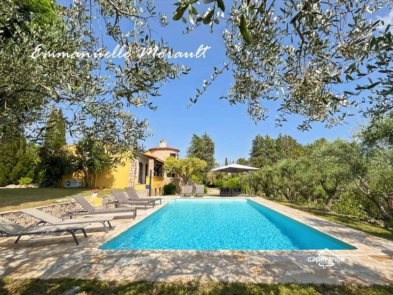 Maison à BAGNOLS-EN-FORET