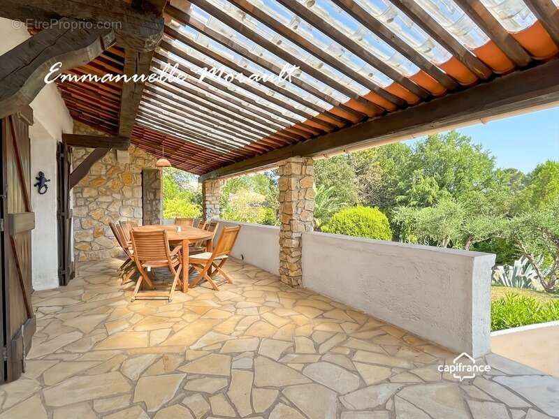 Maison à BAGNOLS-EN-FORET