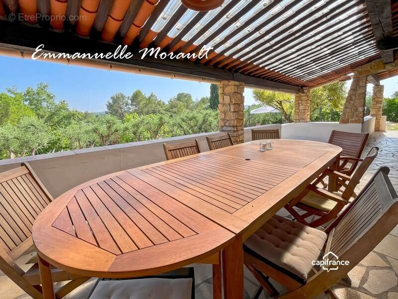 Maison à BAGNOLS-EN-FORET