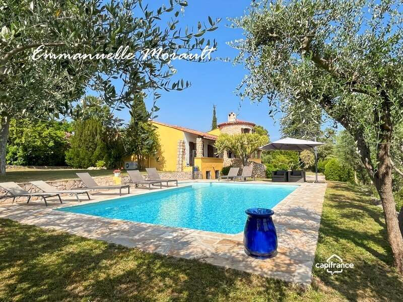 Maison à BAGNOLS-EN-FORET