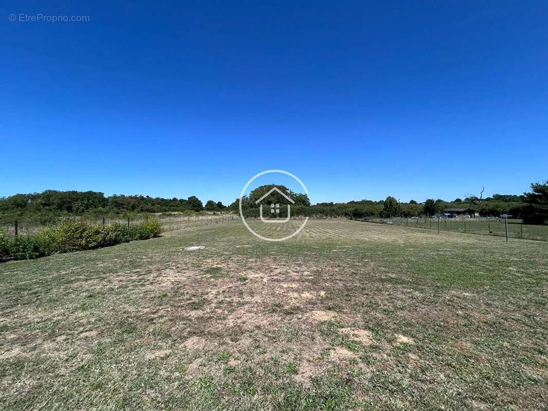 Maison à LES MONTILS