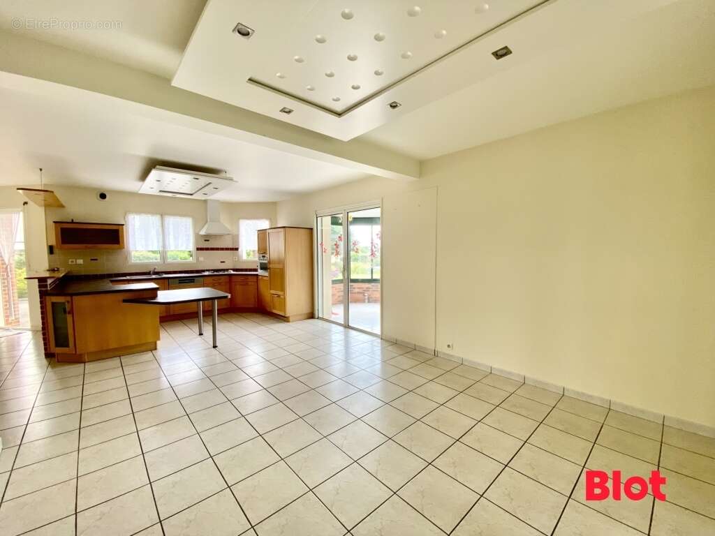 Maison à SAINT-MEEN-LE-GRAND