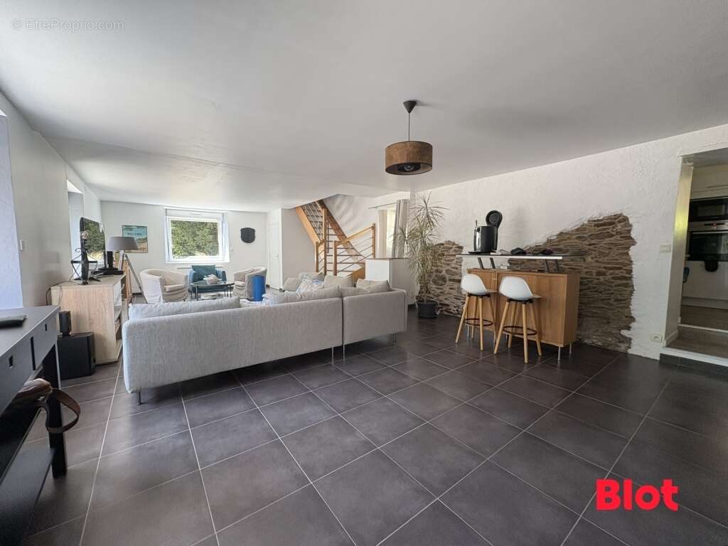 Maison à MONTAUBAN-DE-BRETAGNE