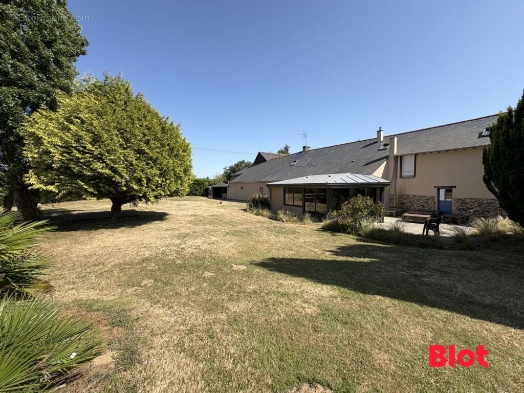 Maison à MONTAUBAN-DE-BRETAGNE