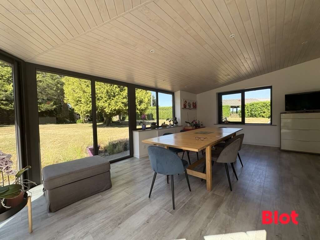 Maison à MONTAUBAN-DE-BRETAGNE