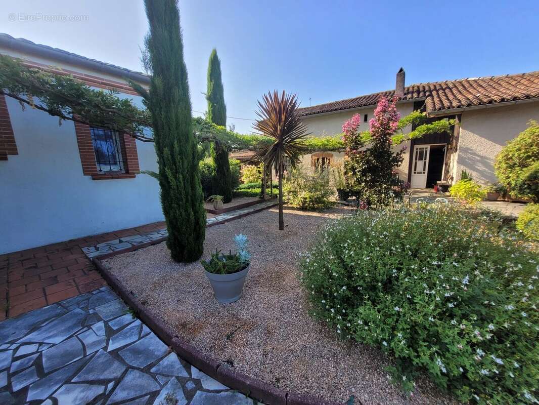 Maison à SAINT-SULPICE