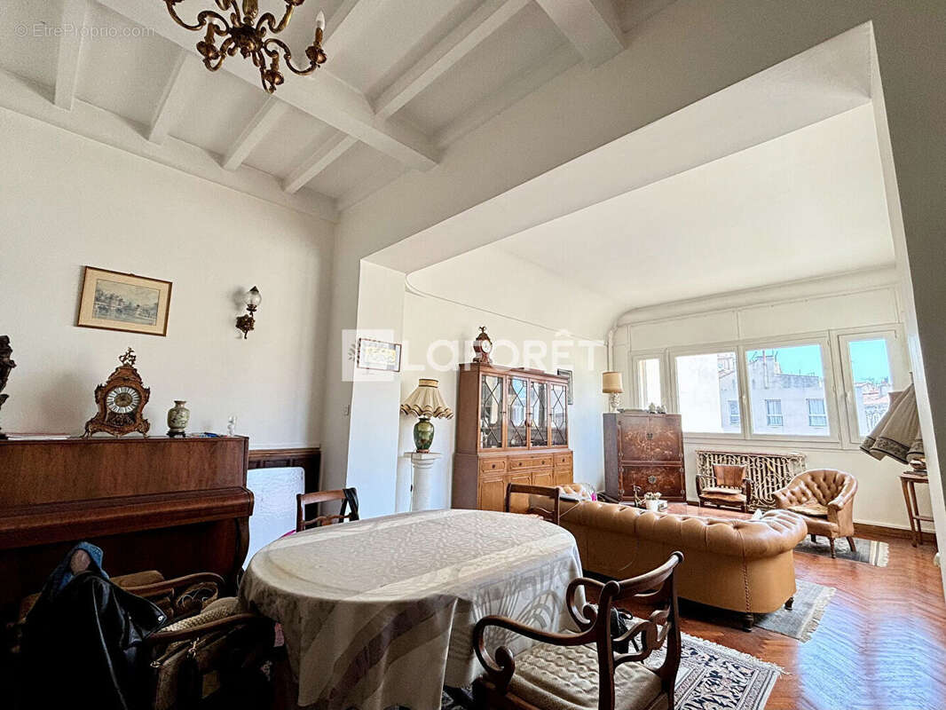 Appartement à MARSEILLE-1E