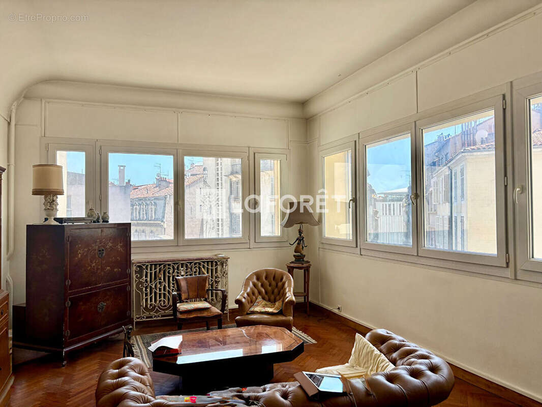 Appartement à MARSEILLE-1E