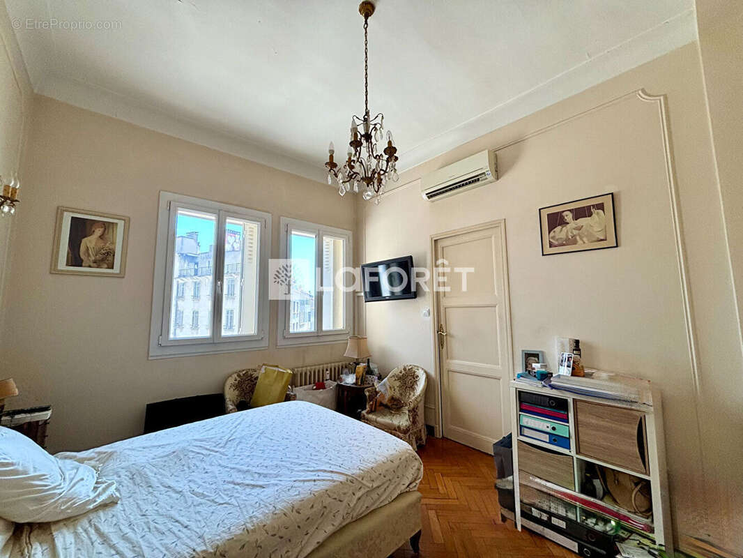 Appartement à MARSEILLE-1E