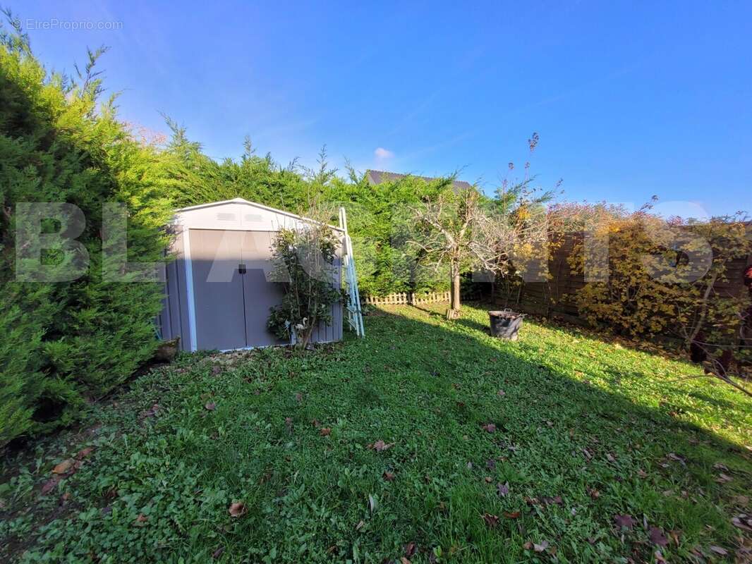 11 - Maison à MORMANT