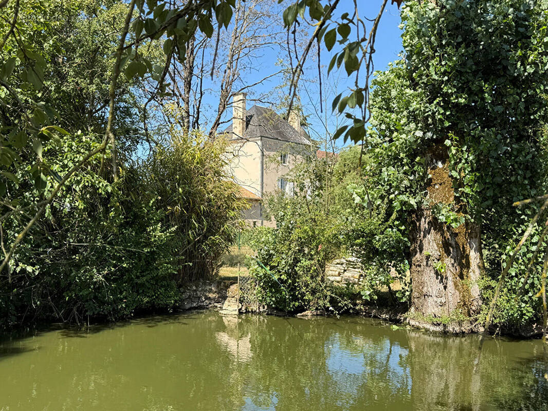 Maison à NIEUIL-L&#039;ESPOIR