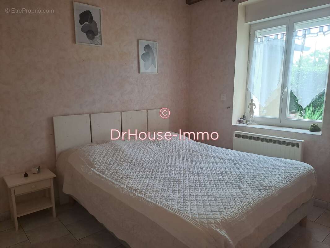 Maison à SAINT-ETIENNE-DE-CHIGNY