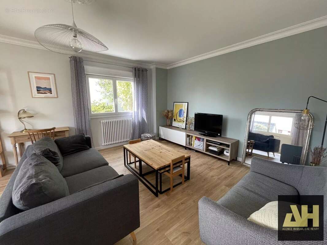 Maison à LE RELECQ-KERHUON