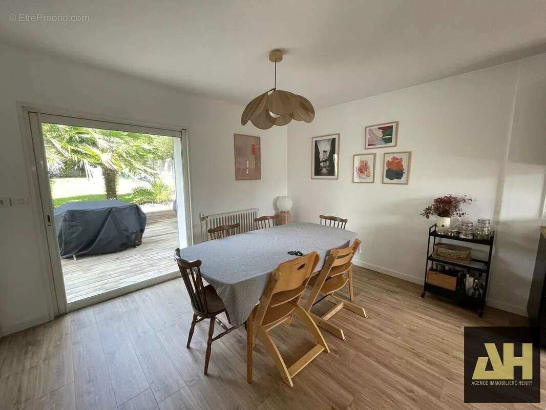 Maison à LE RELECQ-KERHUON