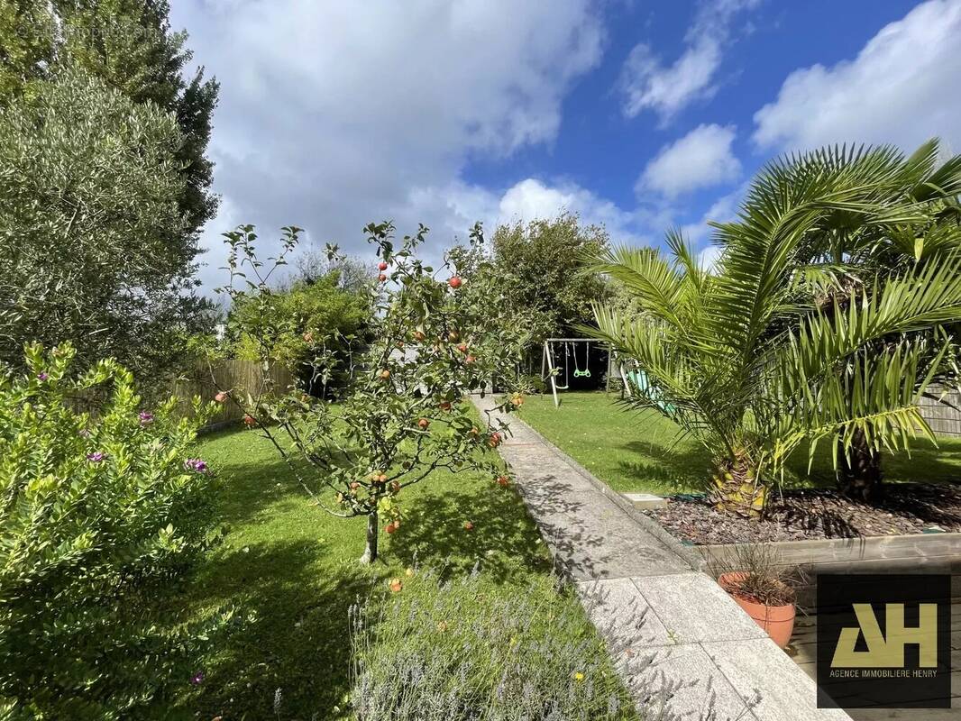 Maison à LE RELECQ-KERHUON