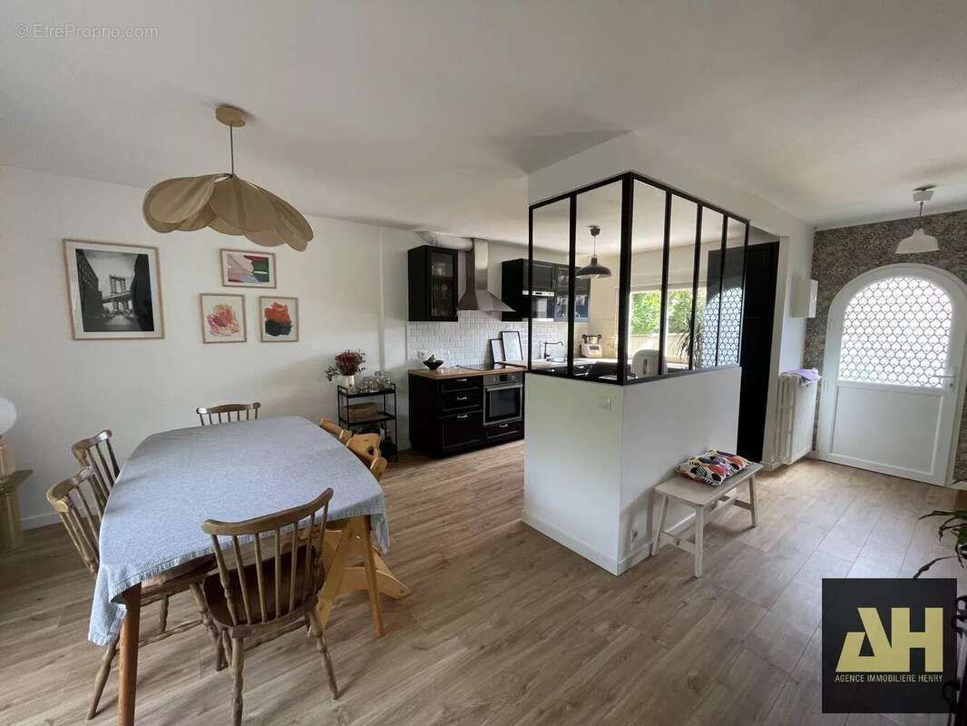 Maison à LE RELECQ-KERHUON