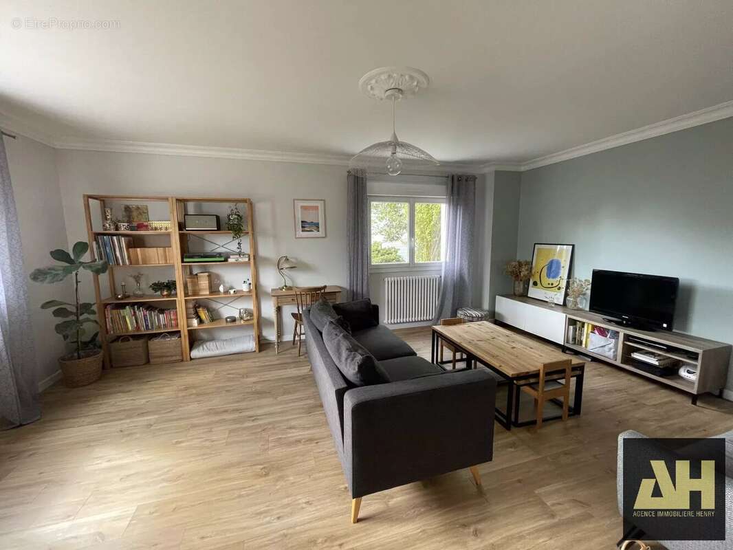 Maison à LE RELECQ-KERHUON