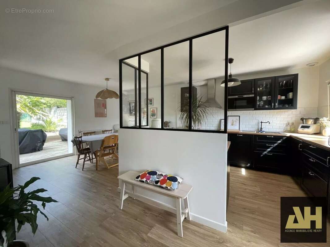 Maison à LE RELECQ-KERHUON