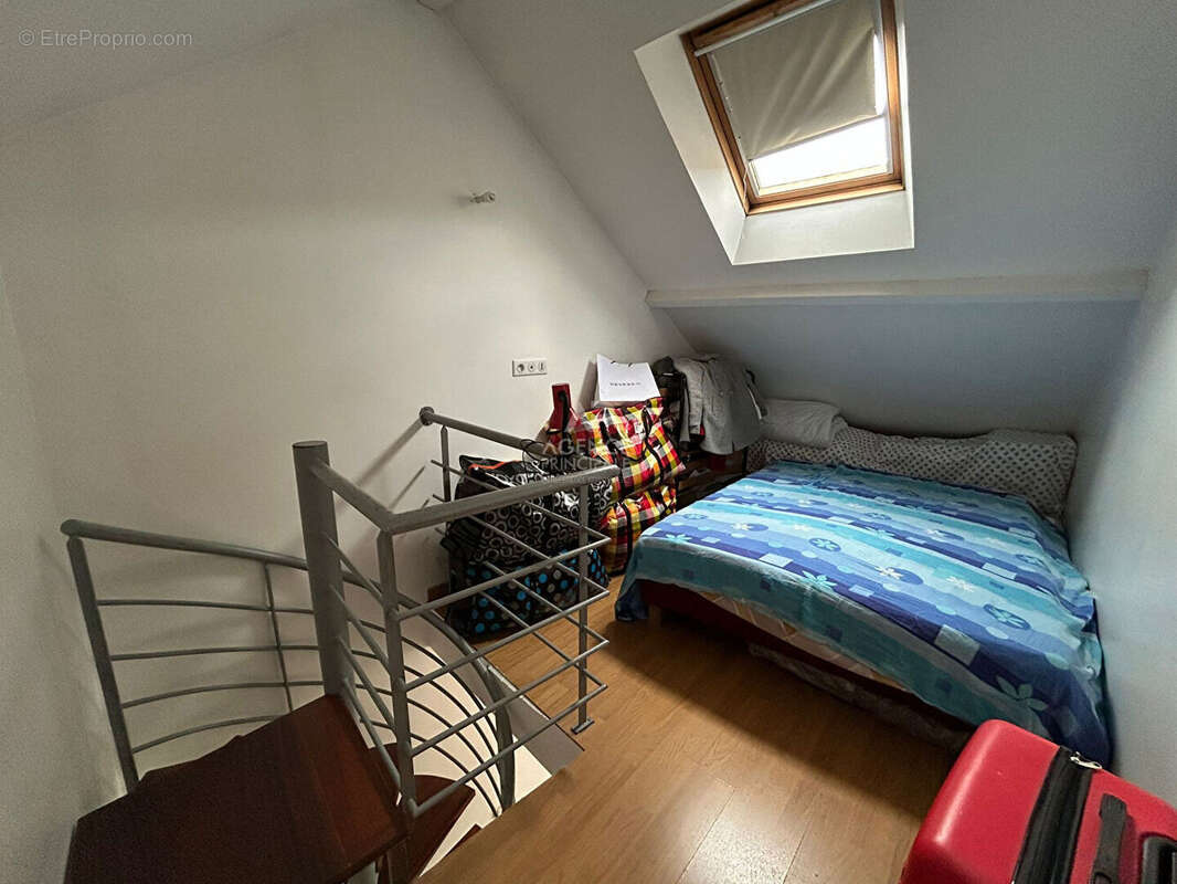 Maison à CHANTELOUP-LES-VIGNES