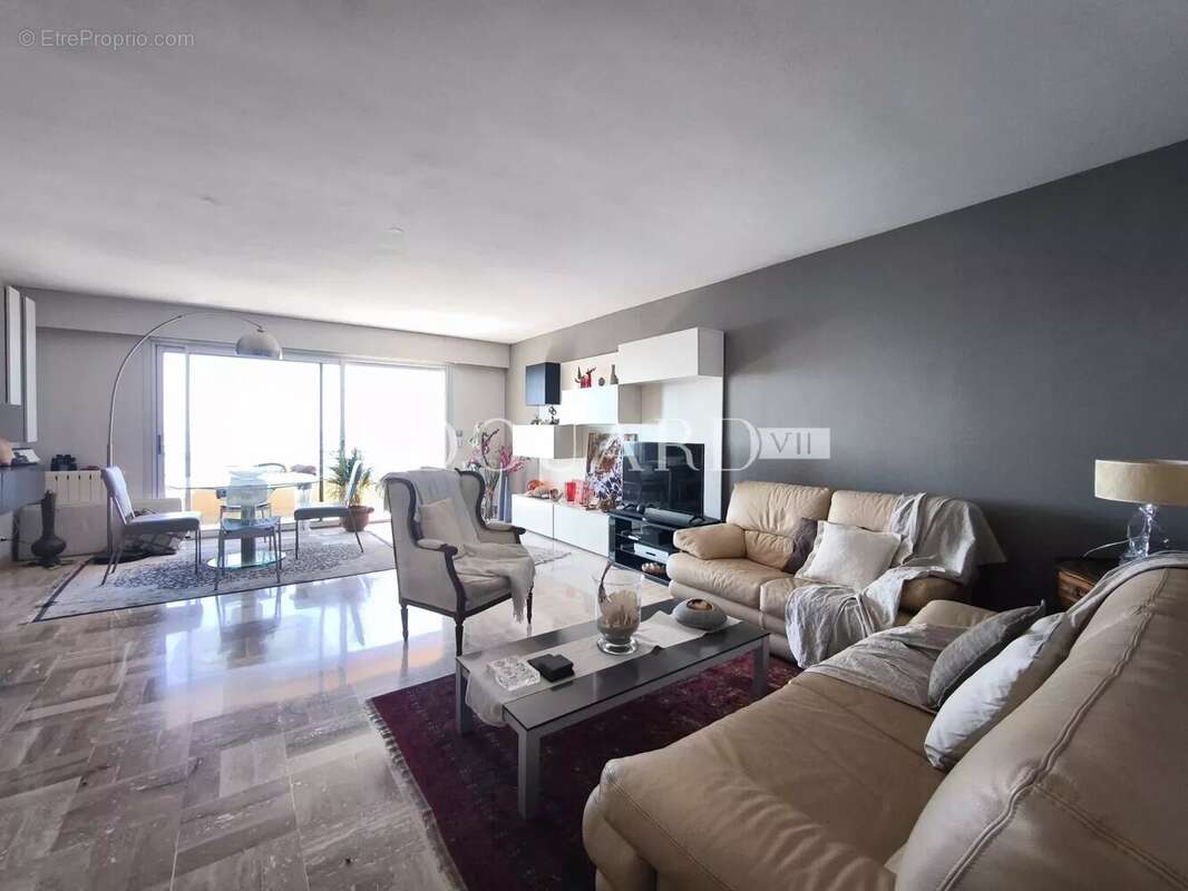 Appartement à ROQUEBRUNE-CAP-MARTIN