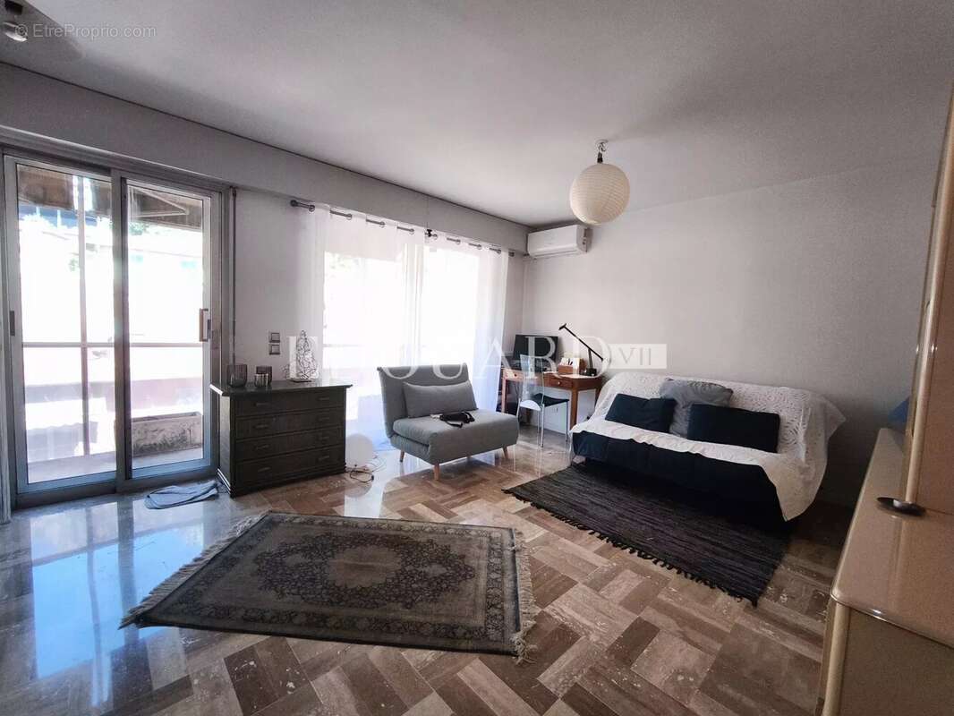 Appartement à ROQUEBRUNE-CAP-MARTIN
