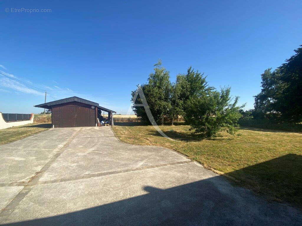 Maison à NEUVILLE-AUX-BOIS