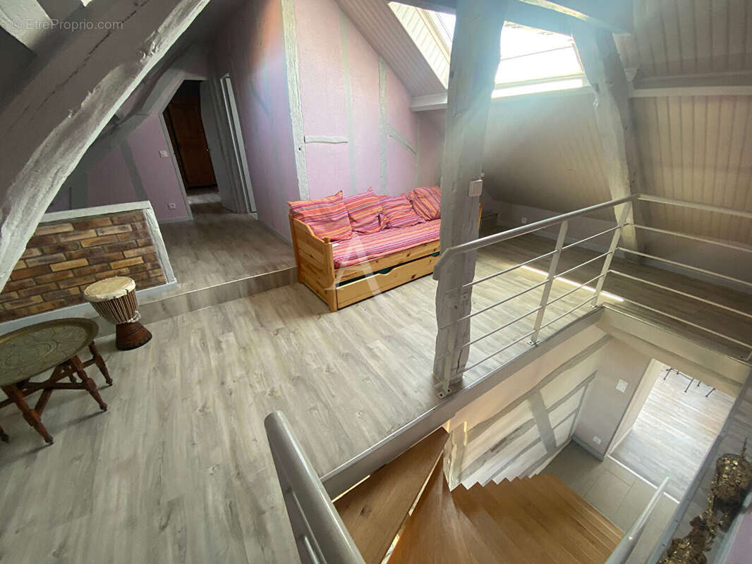 Maison à NEUVILLE-AUX-BOIS