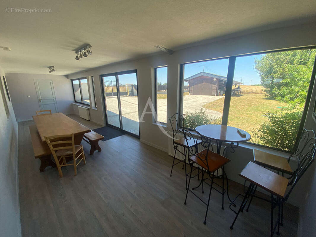 Maison à NEUVILLE-AUX-BOIS