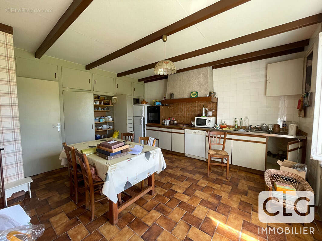 Maison à SAINT-JEAN-TROLIMON