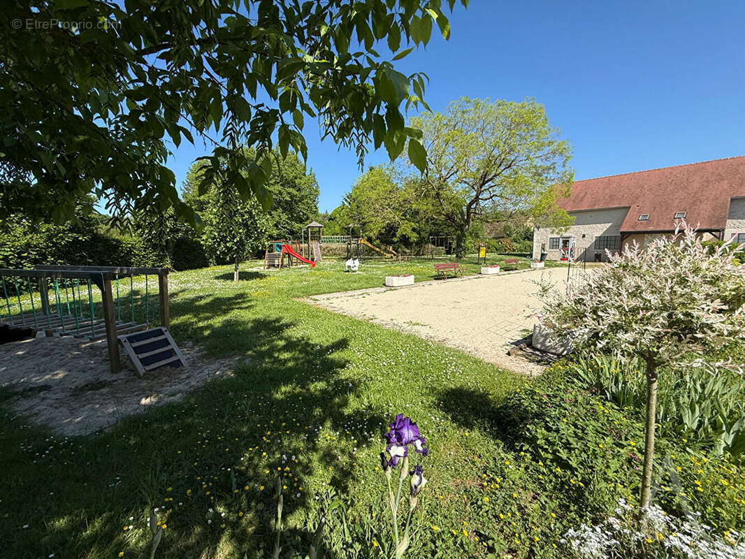 Maison à BOUGES-LE-CHATEAU