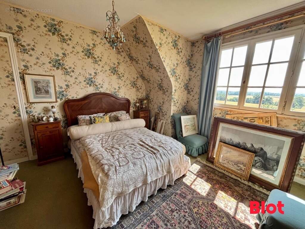 Maison à NOYAL-CHATILLON-SUR-SEICHE