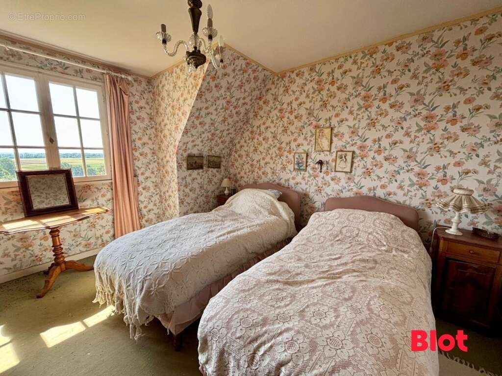 Maison à NOYAL-CHATILLON-SUR-SEICHE