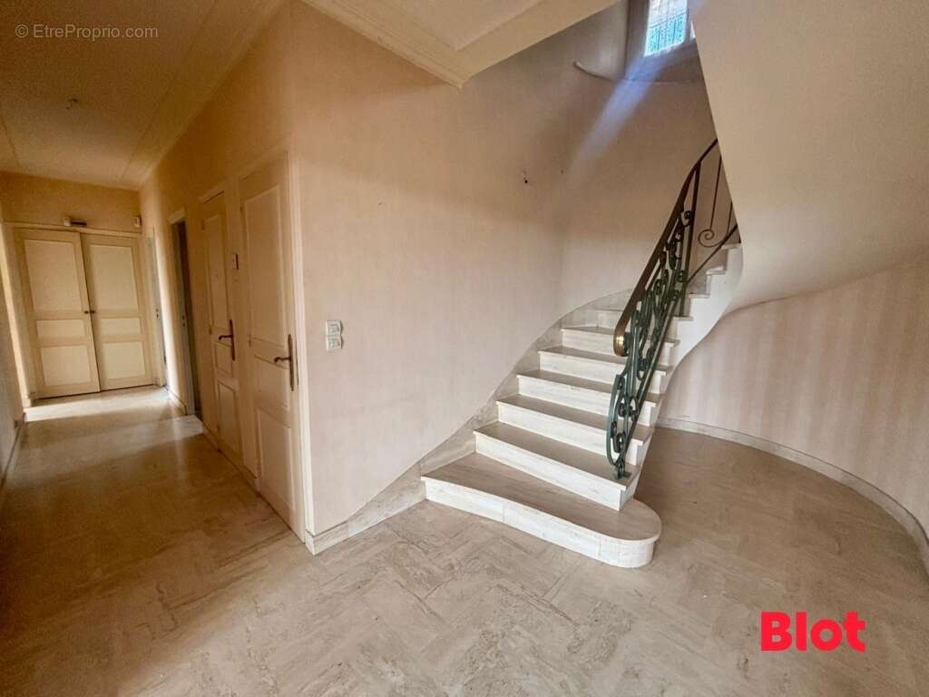 Maison à NOYAL-CHATILLON-SUR-SEICHE