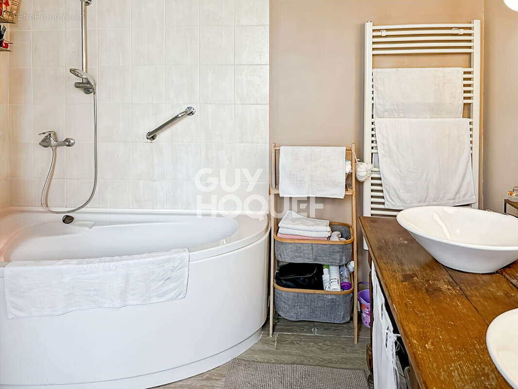 Maison à FONTENAY-TRESIGNY