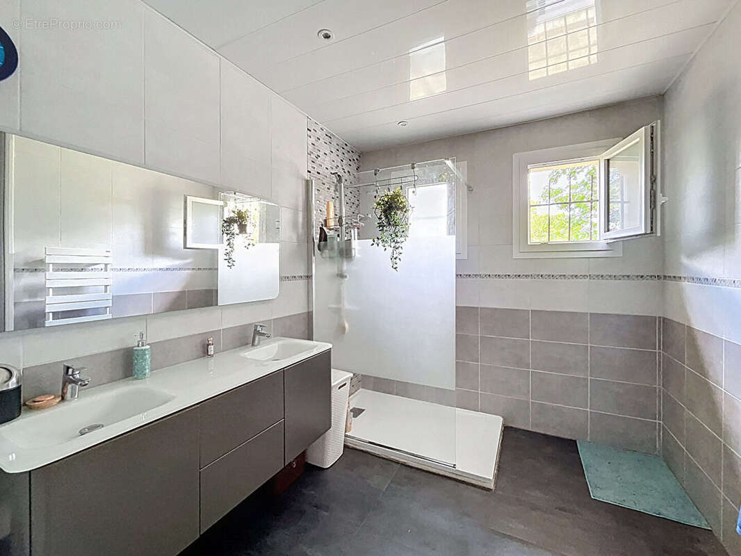 Maison à LE PIAN-MEDOC