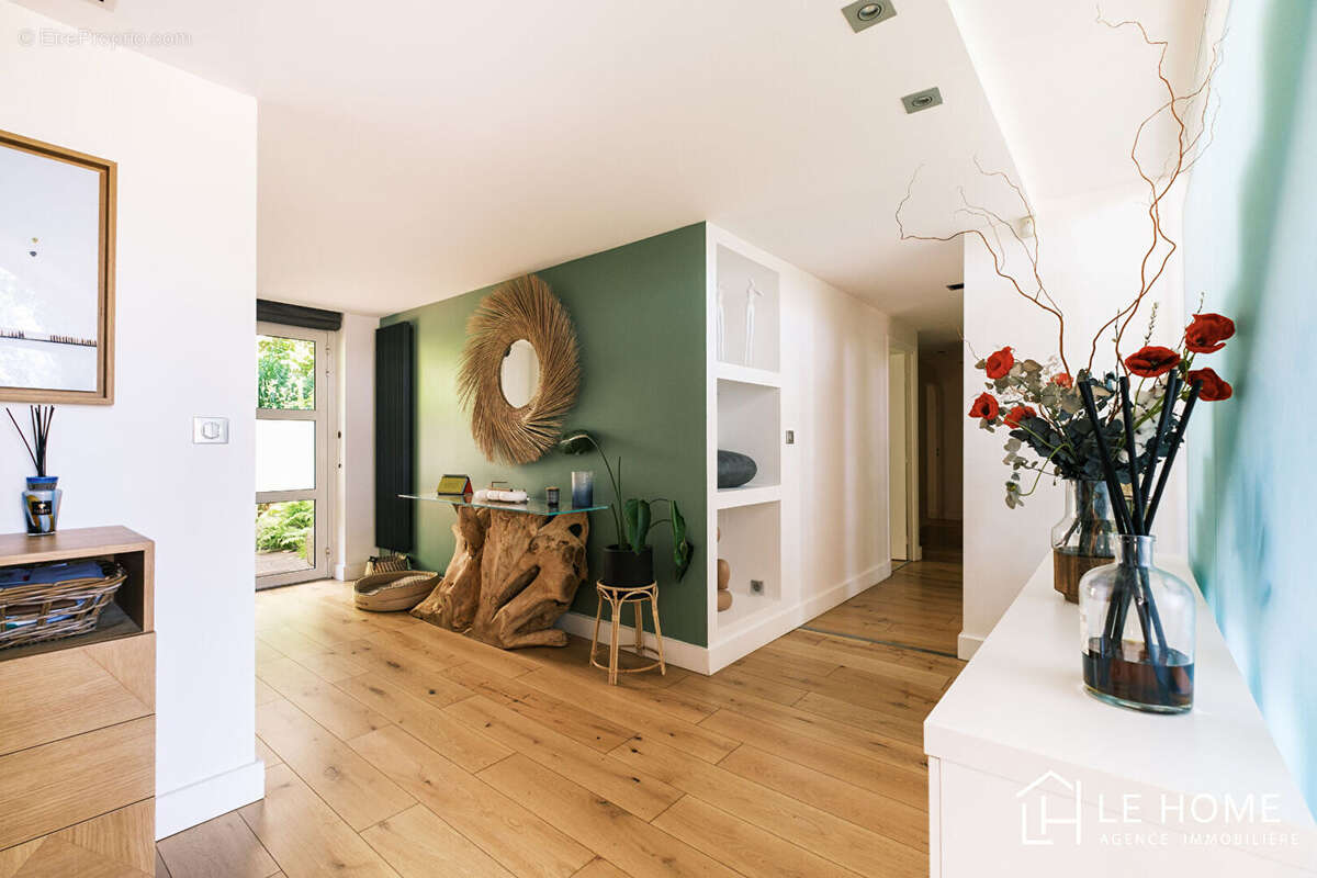 Maison à CHARBONNIERES-LES-BAINS