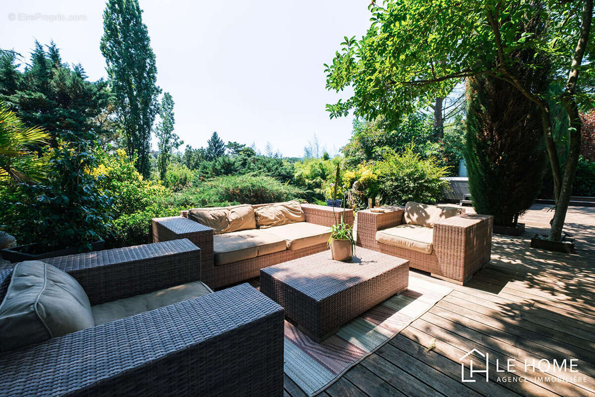 Maison à CHARBONNIERES-LES-BAINS