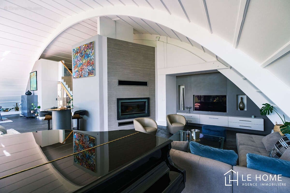 Maison à CHARBONNIERES-LES-BAINS