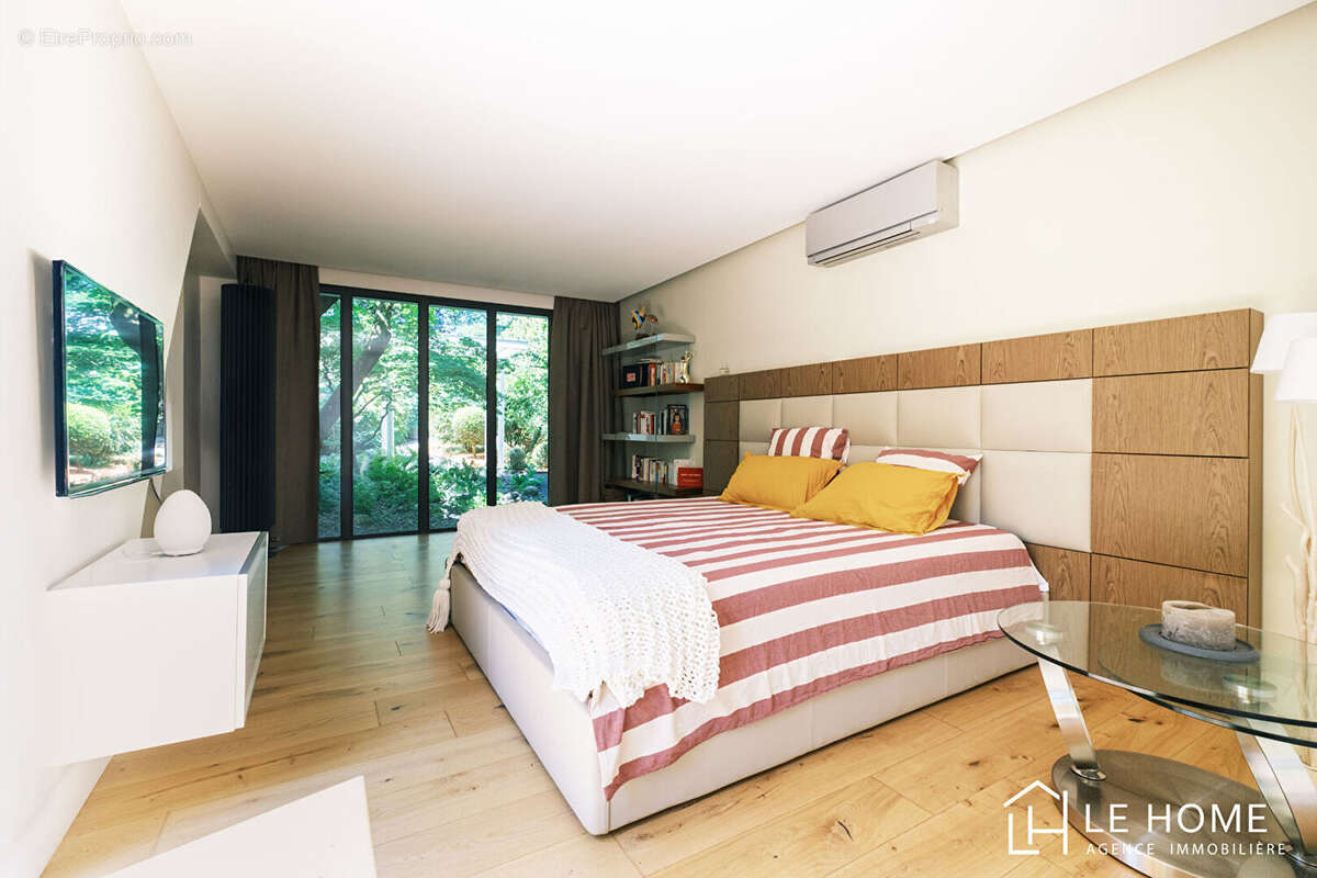 Maison à CHARBONNIERES-LES-BAINS