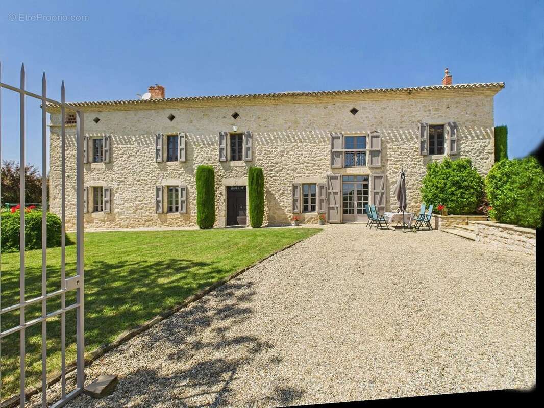 Maison à CAHUZAC-SUR-VERE