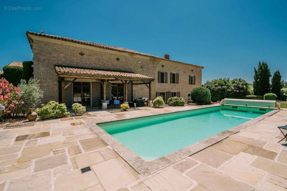 Maison à CAHUZAC-SUR-VERE