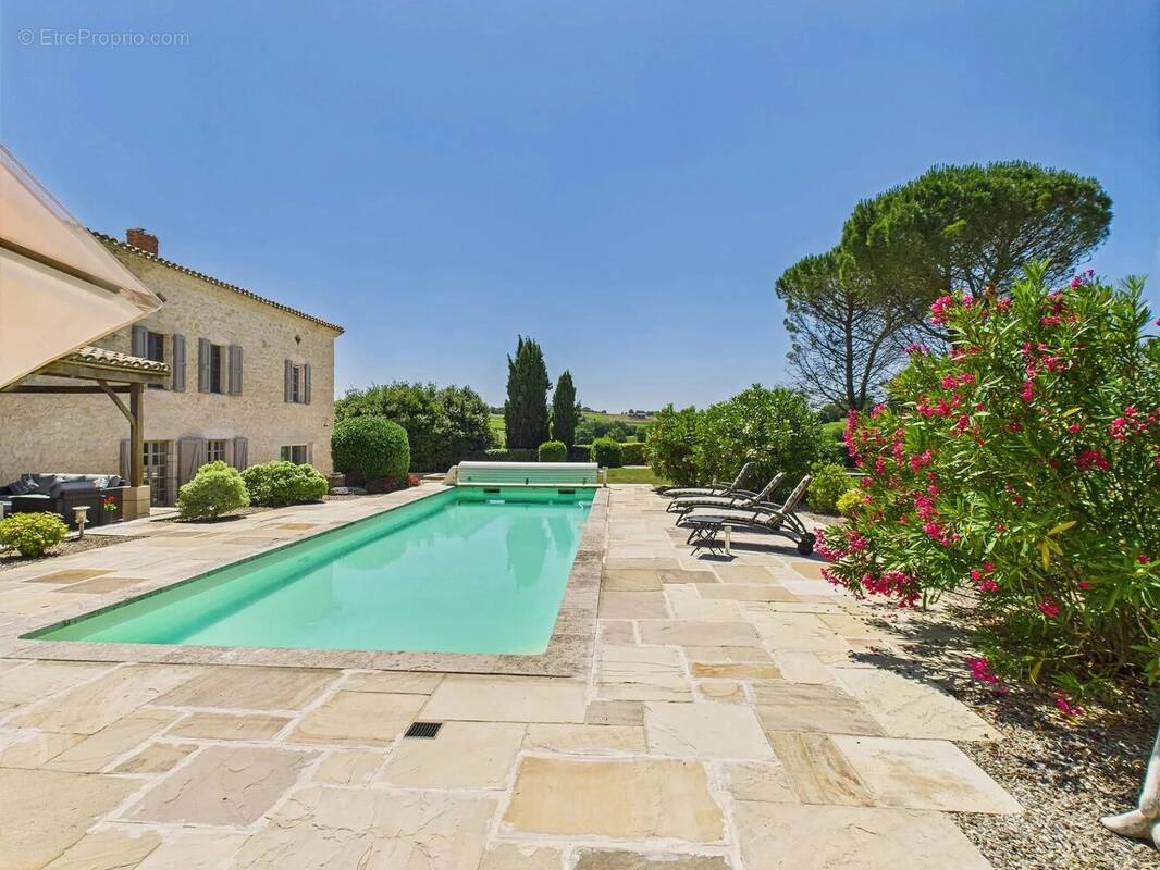 Maison à CAHUZAC-SUR-VERE