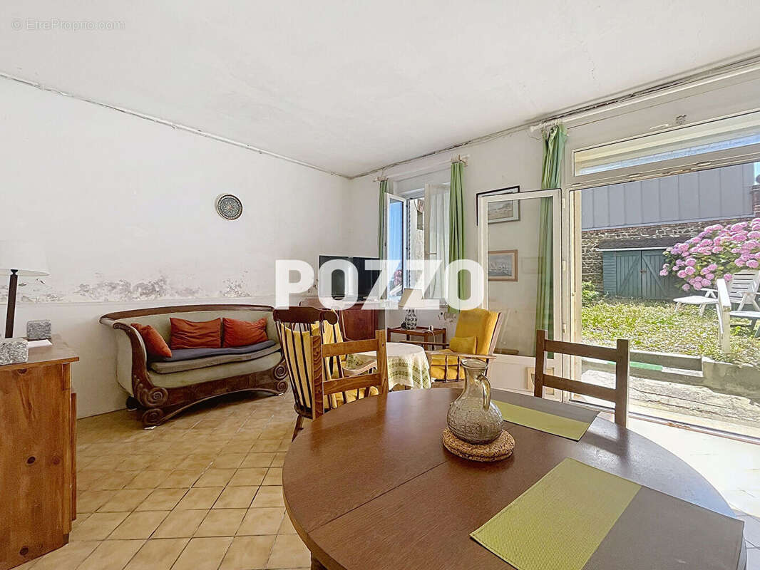 Maison à SAINT-PAIR-SUR-MER