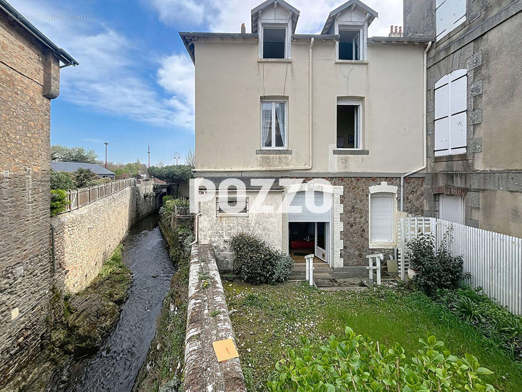 Maison à SAINT-PAIR-SUR-MER