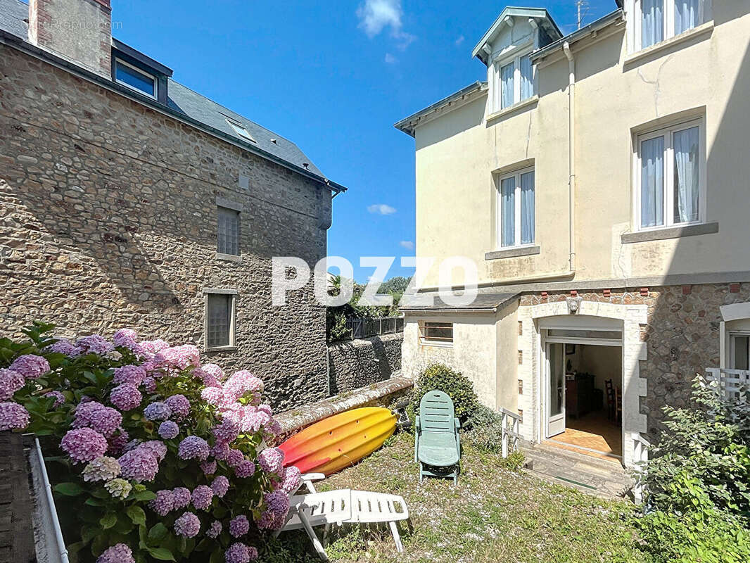 Maison à SAINT-PAIR-SUR-MER